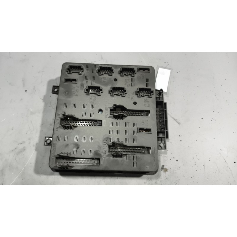 Recambio de caja reles / fusibles para daf serie lf45.xxx desde 06 6.7 diesel referencia OEM IAM 7420792050  