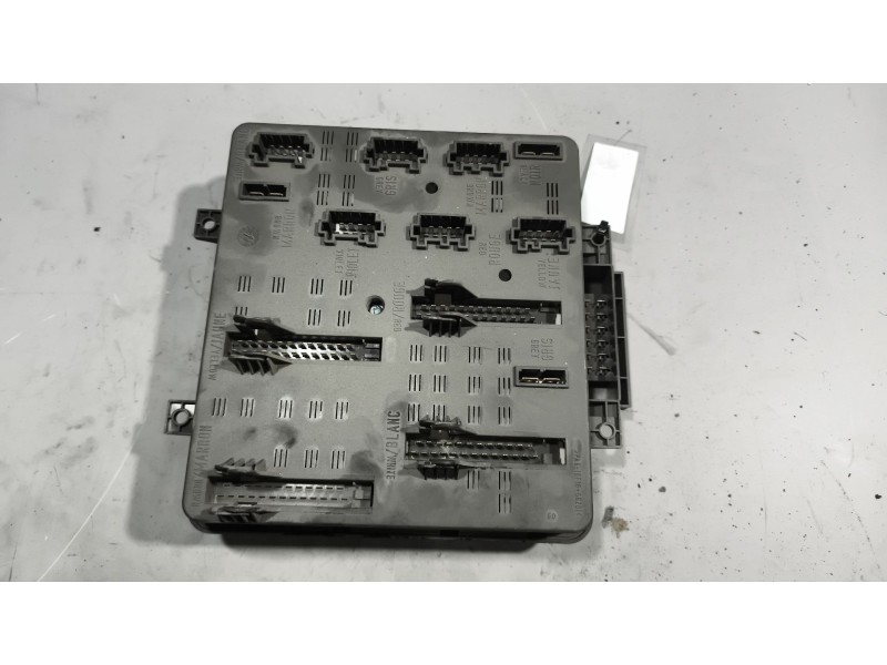 Recambio de caja reles / fusibles para daf serie lf45.xxx desde 06 6.7 diesel referencia OEM IAM 7420792050  