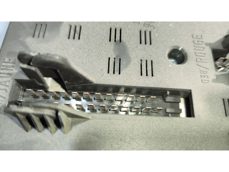 Recambio de caja reles / fusibles para daf serie lf45.xxx desde 06 6.7 diesel referencia OEM IAM 7420792050  