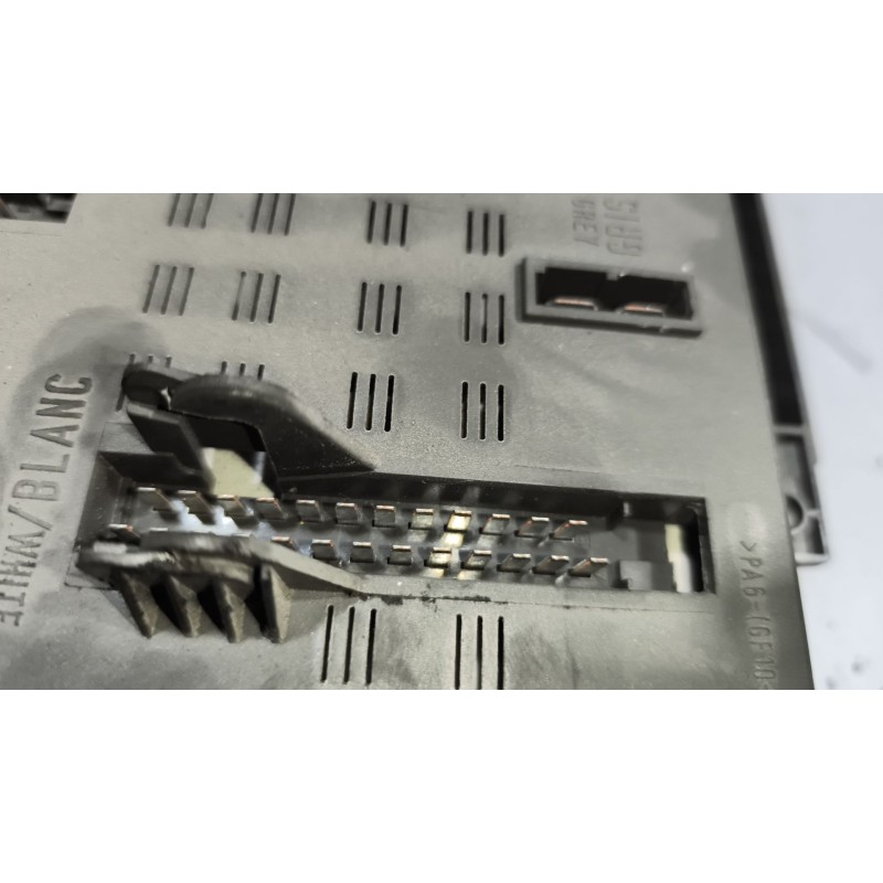 Recambio de caja reles / fusibles para daf serie lf45.xxx desde 06 6.7 diesel referencia OEM IAM 7420792050  