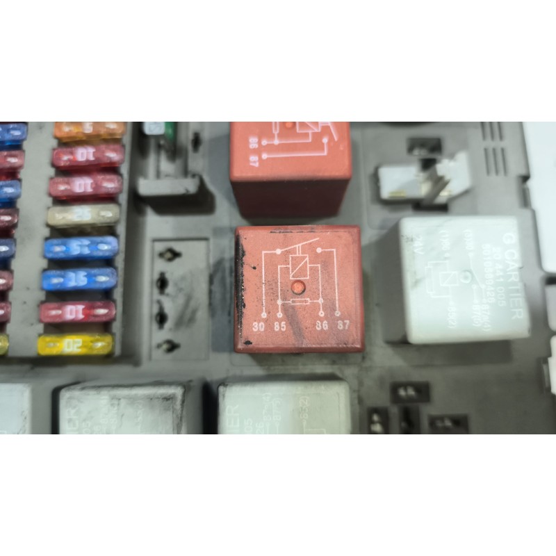 Recambio de caja reles / fusibles para daf serie lf45.xxx desde 06 6.7 diesel referencia OEM IAM 7420792050  