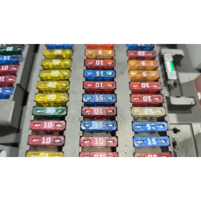 Recambio de caja reles / fusibles para daf serie lf45.xxx desde 06 6.7 diesel referencia OEM IAM 7420792050  