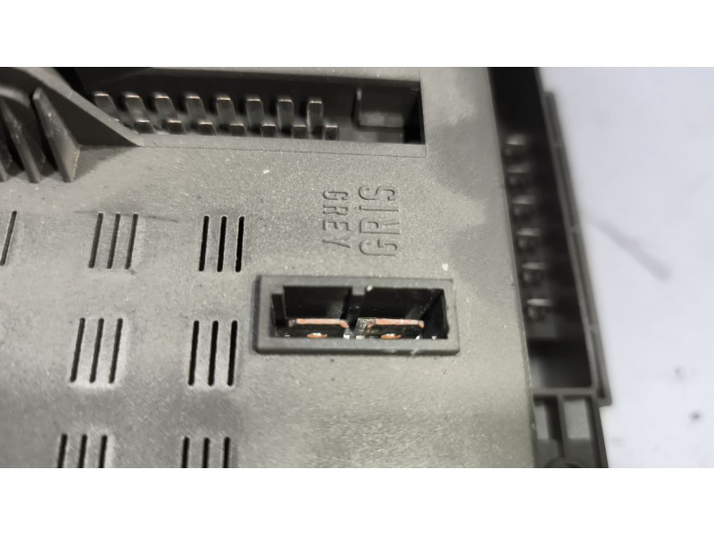 Recambio de caja reles / fusibles para daf serie lf45.xxx desde 06 6.7 diesel referencia OEM IAM 7420792050  