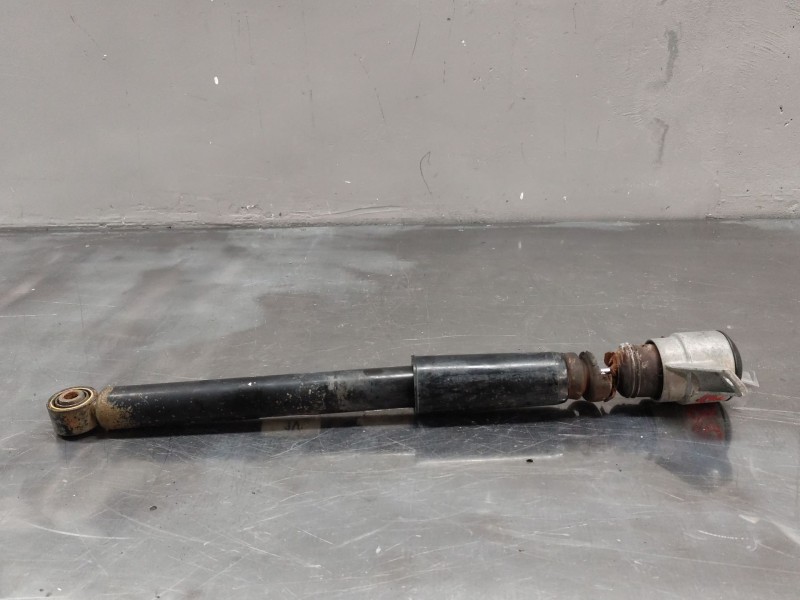 Recambio de amortiguador trasero izquierdo para audi a4 ber. (b8) básico referencia OEM IAM 8K0513035R  