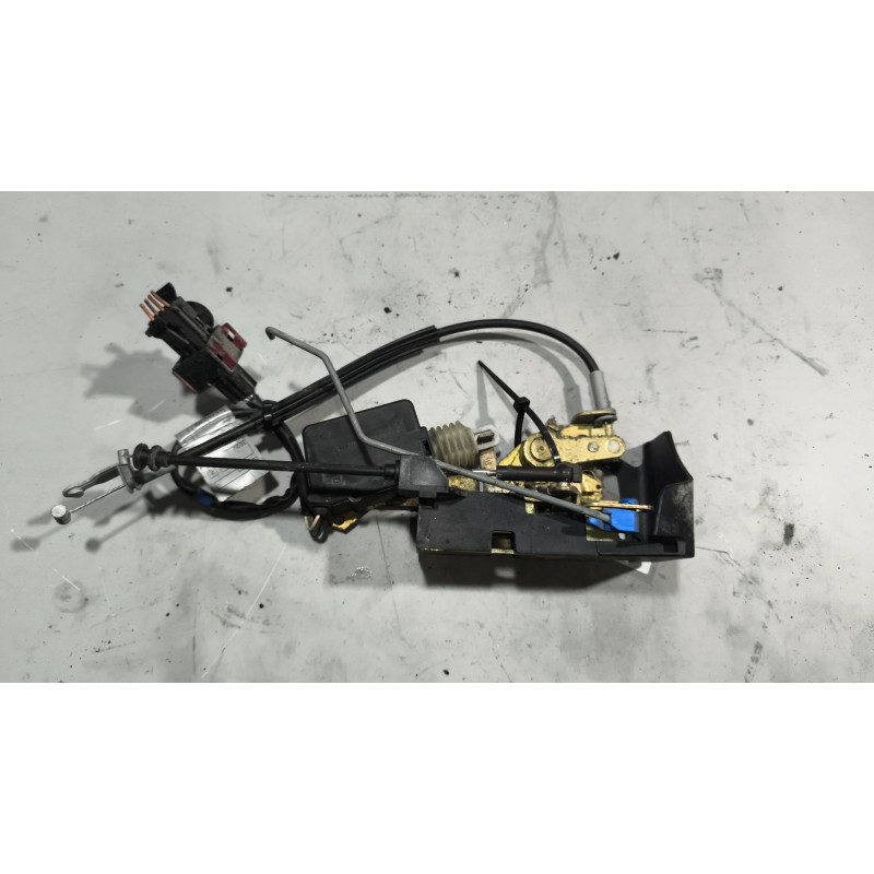 Recambio de cerradura puerta delantera izquierda para renault midlum fg xxx.10    e5 corto referencia OEM IAM 7420864256  