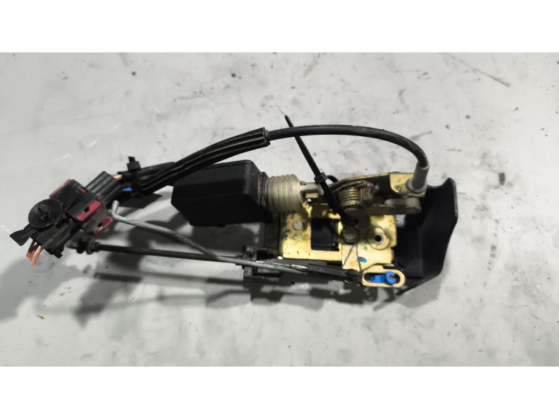 Recambio de cerradura puerta delantera izquierda para renault midlum fg xxx.10    e5 corto referencia OEM IAM 7420864256  