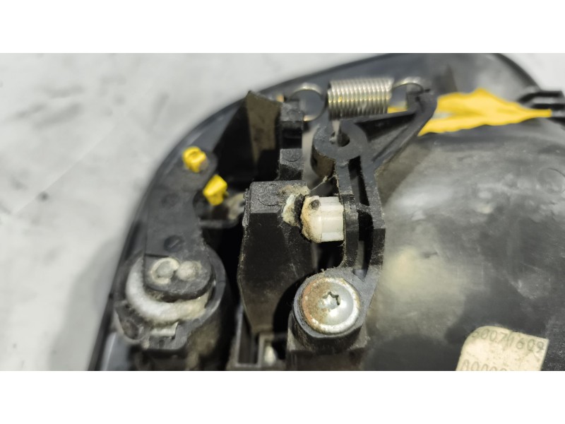 Recambio de maneta exterior delantera izquierda para renault midlum fg xxx.10    e5 corto referencia OEM IAM 5001858129 50105387