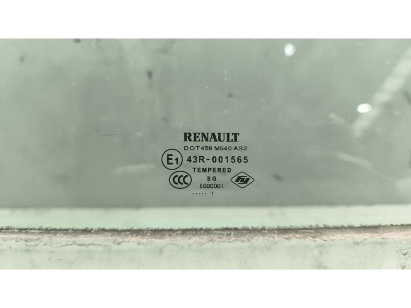 Recambio de luna delantera derecha para renault magnum ab diesel referencia OEM IAM 7421017125  