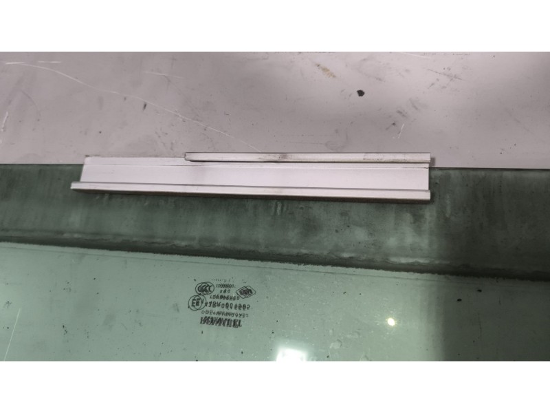 Recambio de luna delantera derecha para renault magnum ab diesel referencia OEM IAM 7421017125  