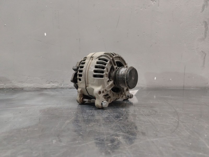 Recambio de alternador para skoda octavia ii combi (1z5) 2.0 tdi 4x4 referencia OEM IAM 06F903023F  