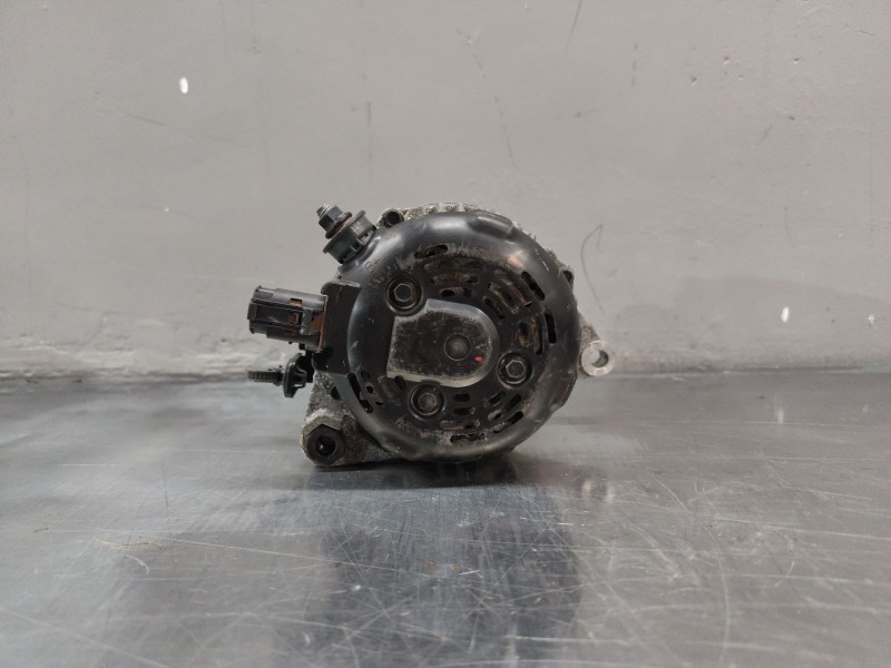 Recambio de alternador para hyundai tucson (tl, tle) 1.7 crdi referencia OEM IAM 373002A700  