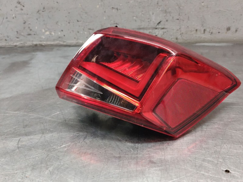 Recambio de piloto trasero derecho para seat arona (kj7, kjp) 1.0 tsi referencia OEM IAM 6F9945208B  