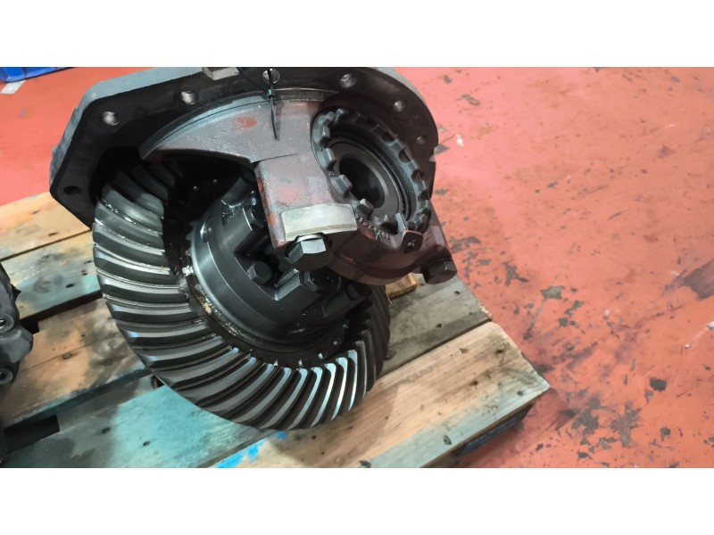 Recambio de grupo para irizar i6 435 referencia OEM IAM A132II 4474035643 RATIO:2.93/44X15