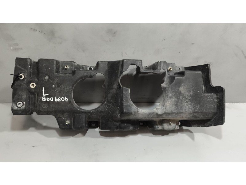 Recambio de soporte faro izquierdo para nissan trucks atleon tk160.95 referencia OEM IAM 260969X000 260969X000 260969X001