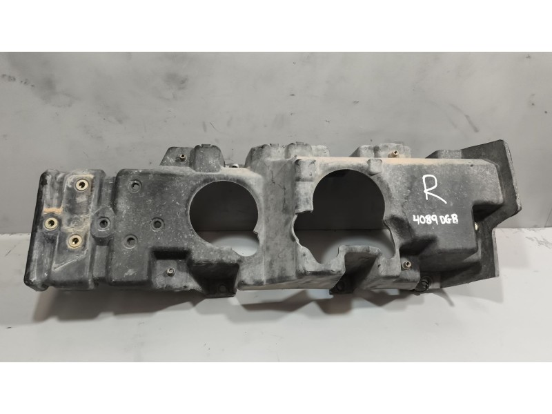 Recambio de soporte faro derecho para nissan trucks atleon tk160.95 referencia OEM IAM 260469X402 260469X401 260469X002