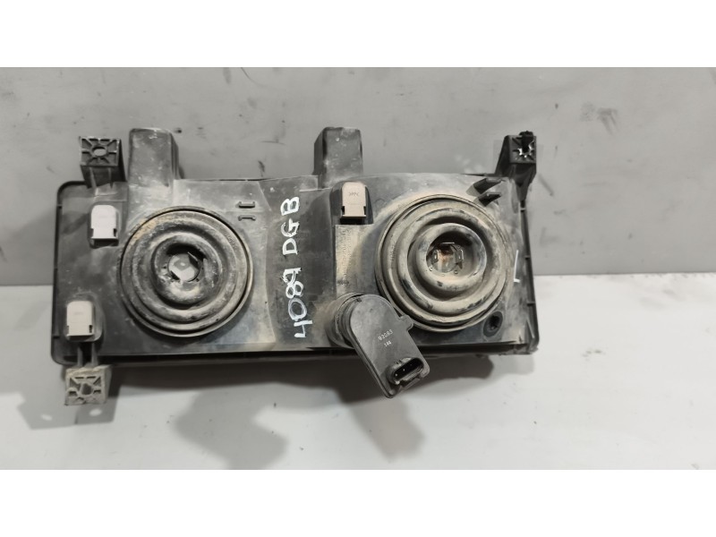 Recambio de faro derecho para nissan trucks atleon tk160.95 referencia OEM IAM 260109X001  