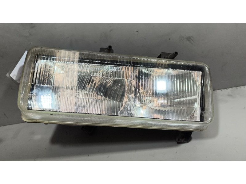 Recambio de faro derecho para nissan trucks atleon tk160.95 referencia OEM IAM 260109X001  