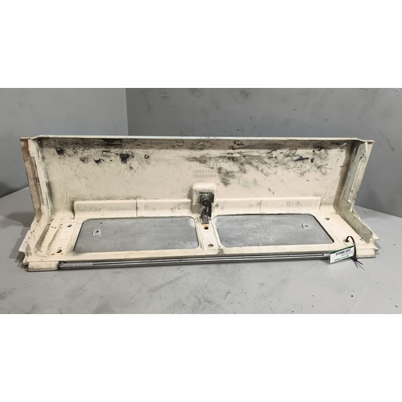 Recambio de moldura trasera cabina para renault magnum ab 2005 12.0 diesel referencia OEM IAM 5010574321 500938738 5000938580