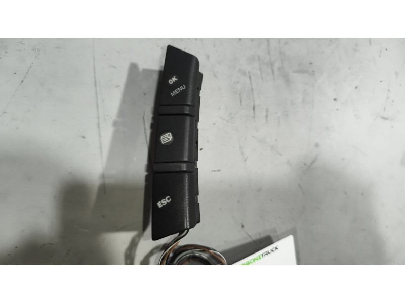 Recambio de mando volante para iveco stralis (as) fsa t / p 4x2 gran espacio referencia OEM IAM 504213419  