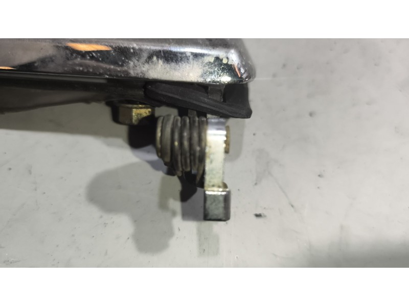 Recambio de maneta exterior delantera derecha para nissan trucks l80.09 l80.14 referencia OEM IAM   