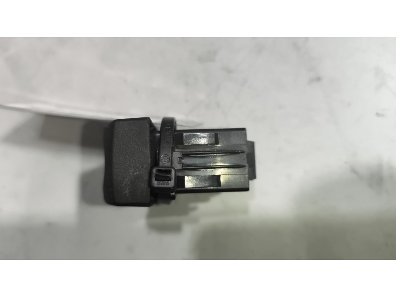 Recambio de interruptor para renault magnum ab diesel referencia OEM IAM 7420905312  