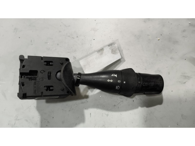 Recambio de mando intermitentes para renault midlum fg xxx.10    e5 corto referencia OEM IAM 5010589560  