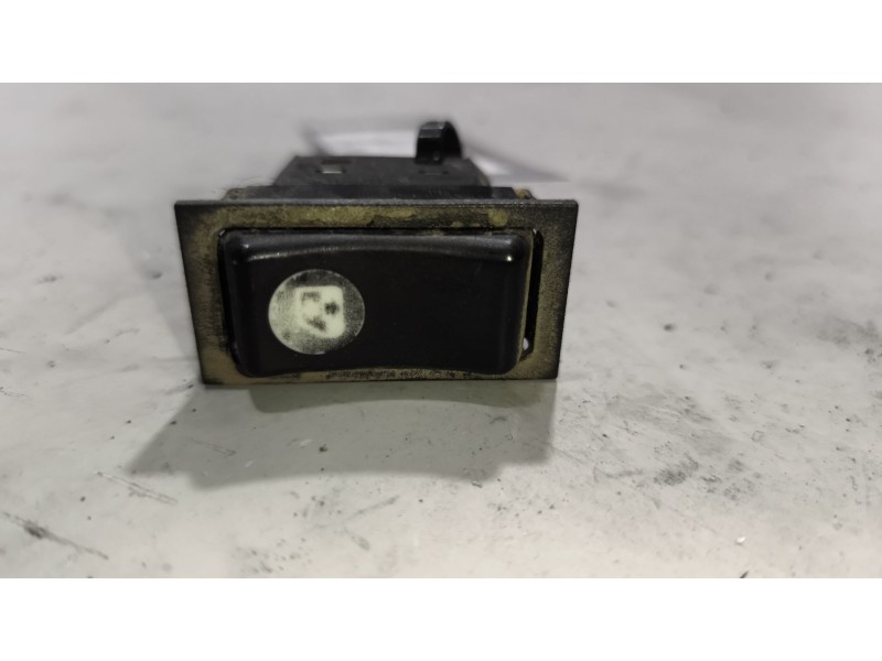 Recambio de mando elevalunas delantero derecho para renault magnum ab diesel referencia OEM IAM   