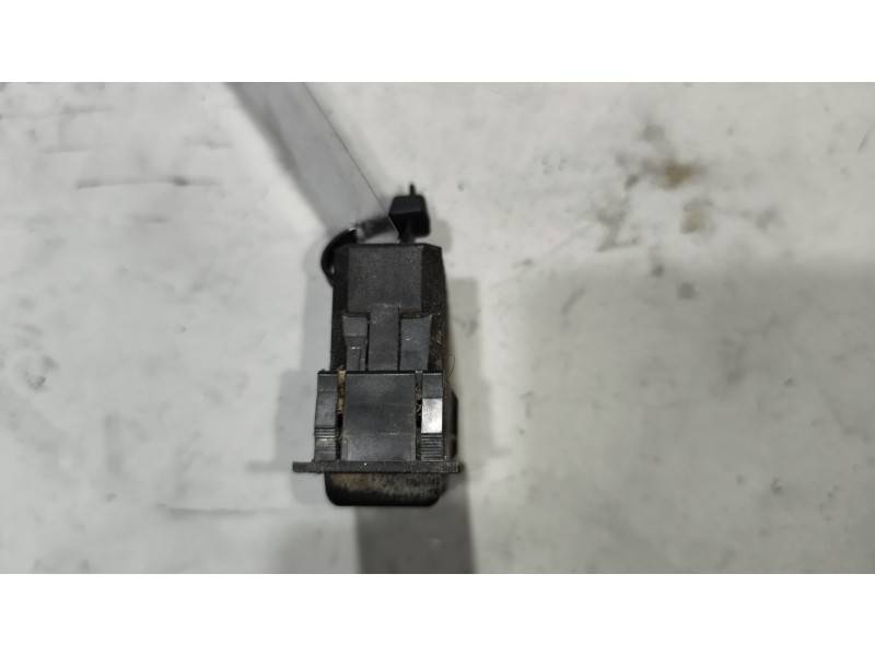 Recambio de mando elevalunas delantero derecho para renault magnum ab diesel referencia OEM IAM   