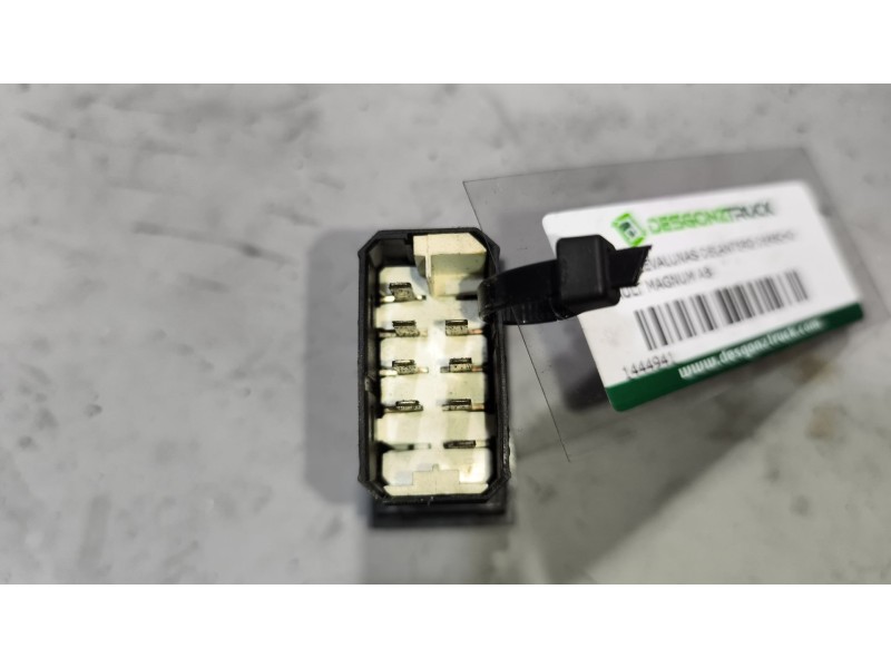 Recambio de mando elevalunas delantero derecho para renault magnum ab diesel referencia OEM IAM   