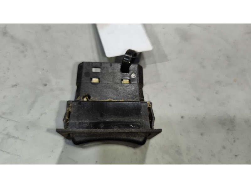 Recambio de mando elevalunas delantero derecho para renault magnum ab diesel referencia OEM IAM   