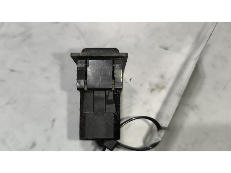 Recambio de mando elevalunas delantero izquierdo para renault magnum ab diesel referencia OEM IAM   