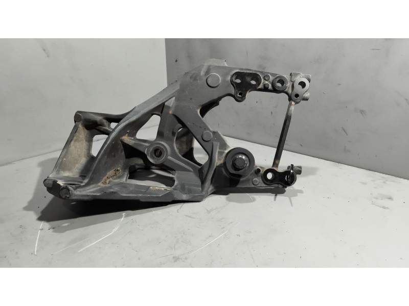 Recambio de soporte ballesta delantero para daf serie xf106 referencia OEM IAM 1849493 DERECHO 