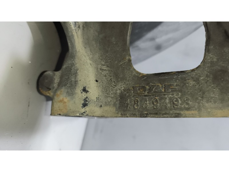 Recambio de soporte ballesta delantero para daf serie xf106 referencia OEM IAM 1849493 DERECHO 