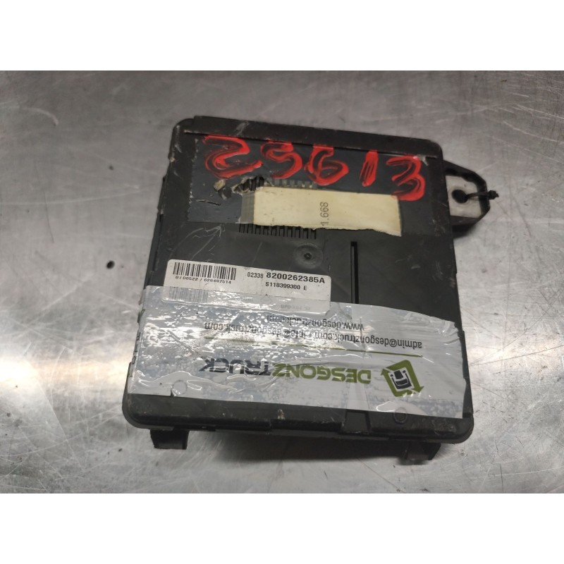 Recambio de bsm caja fusibles para renault megane ii berlina 3p 1.9 dci diesel referencia OEM IAM 8200262385  