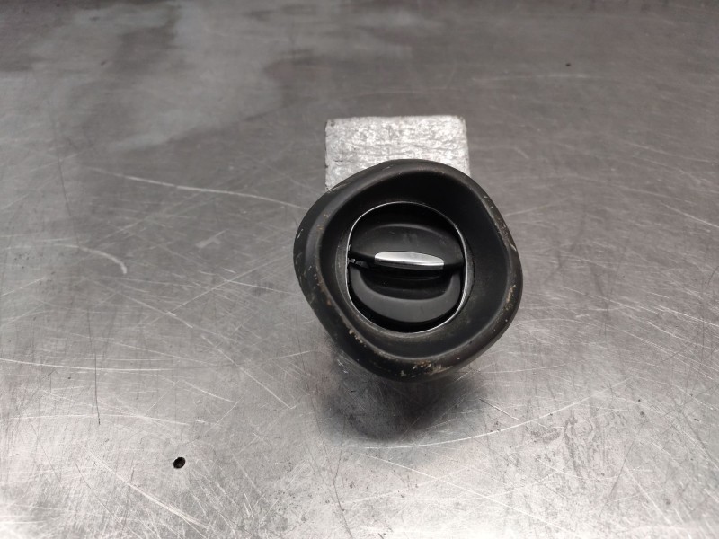 Recambio de aireador para renault trafic iii furgoneta (fg_) 2.0 dci 120 (fgmn) referencia OEM IAM 08239006  