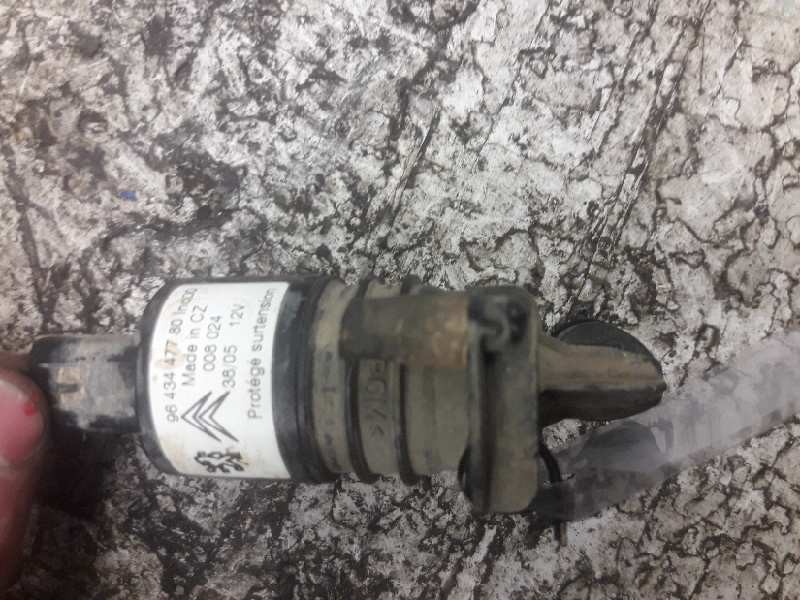 Recambio de bomba limpia para peugeot 407 st sport referencia OEM IAM 9643447780 2 PINS 