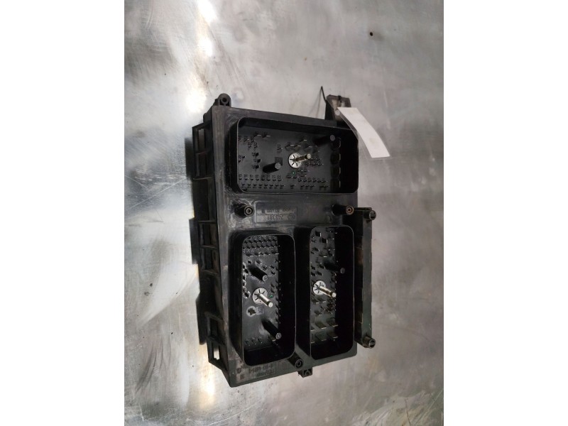 Recambio de bsm caja fusibles para opel astra gtc 1.9 cdti referencia OEM IAM 13206754  5DK00866838