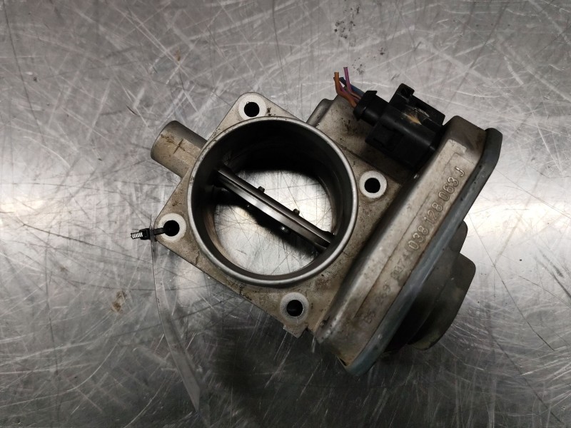 Recambio de caja mariposa para volkswagen caddy ka/kb (2k) 2.0 sdi referencia OEM IAM 038128069J  