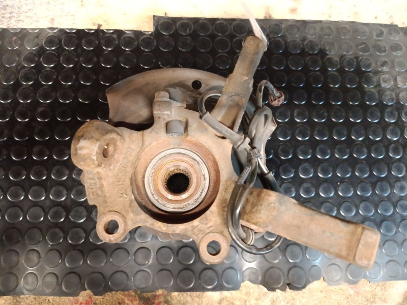 Recambio de mangueta delantera izquierda para nissan almera tino (v10m) 2.2 16v turbodiesel cat referencia OEM IAM   