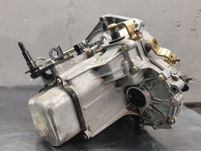 Recambio de caja cambios para peugeot 206 berlina x-line referencia OEM IAM 20CF09  