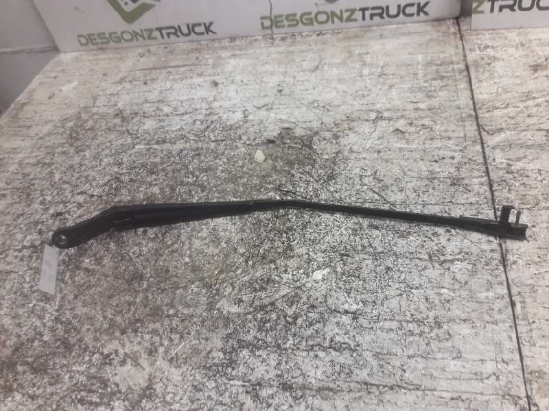 Recambio de brazo limpia delantero derecho para peugeot 407 st sport referencia OEM IAM   