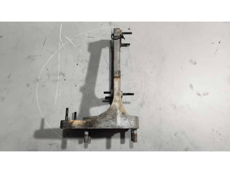 Recambio de soporte para renault serie t 12.8 diesel referencia OEM IAM 21658350  