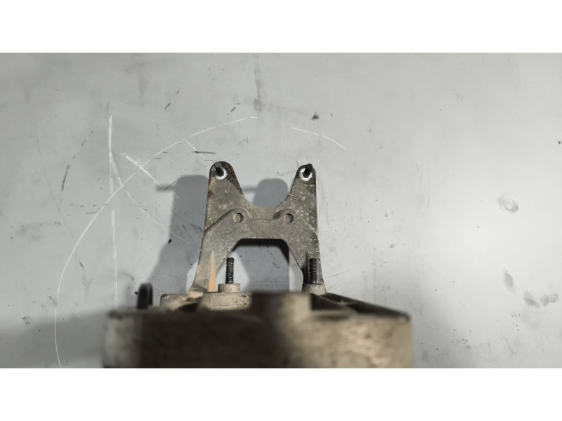 Recambio de soporte para renault serie t 12.8 diesel referencia OEM IAM 21658350  