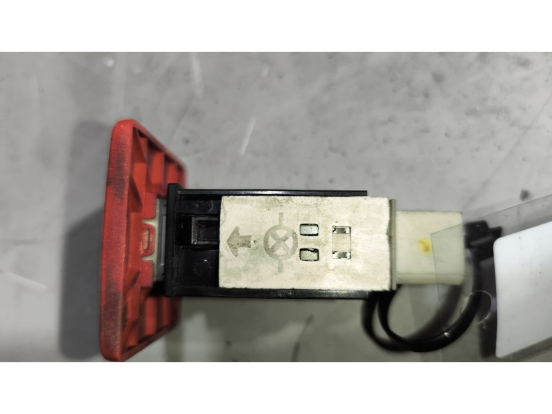 Recambio de warning para iveco eurocargo chasis  (typ 100 e 21) larga distancia referencia OEM IAM   