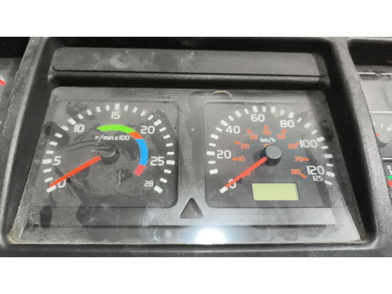 Recambio de cuadro instrumentos para volvo b12b referencia OEM IAM 70329200  