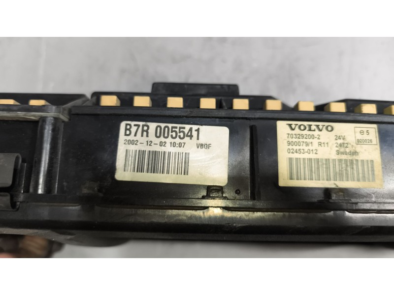 Recambio de cuadro instrumentos para volvo b12b referencia OEM IAM 70329200  