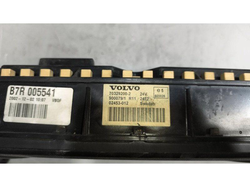 Recambio de cuadro instrumentos para volvo b12b referencia OEM IAM 70329200  