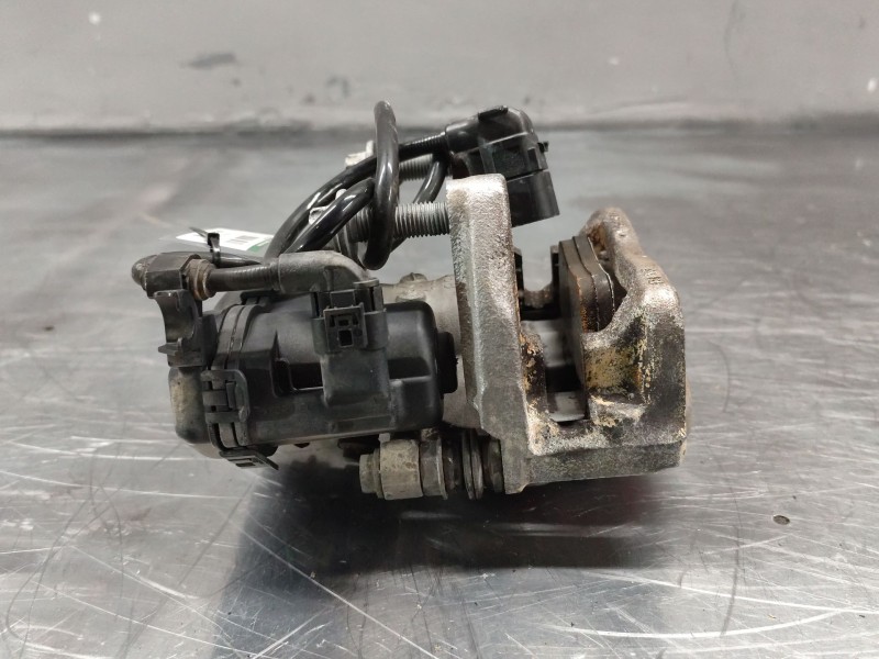 Recambio de pinza freno trasera derecha para infiniti q30 1.5 d referencia OEM IAM A2465460443HT  