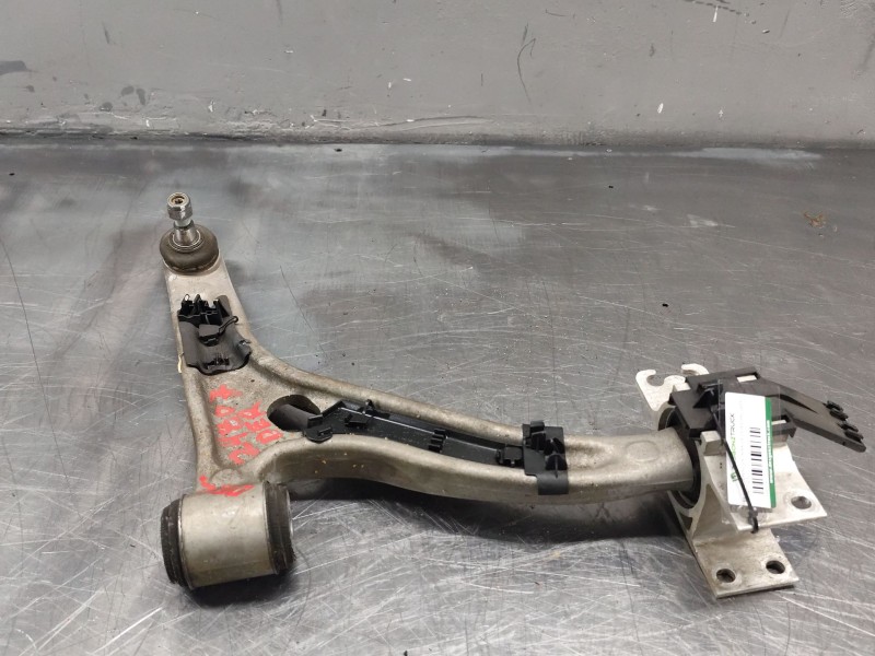 Recambio de brazo suspension inferior delantero derecho para infiniti q30 1.5 d referencia OEM IAM   