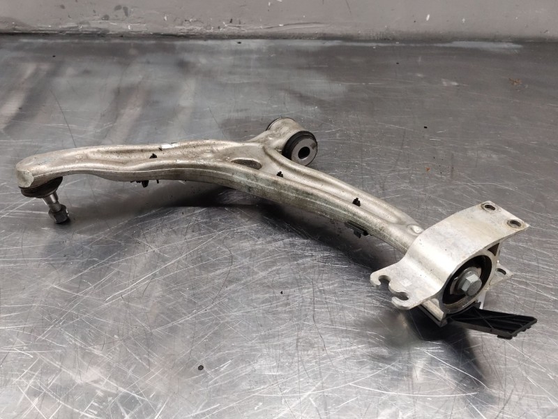 Recambio de brazo suspension inferior delantero derecho para infiniti q30 1.5 d referencia OEM IAM   